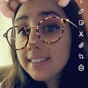 Meet your Posher, Lakota